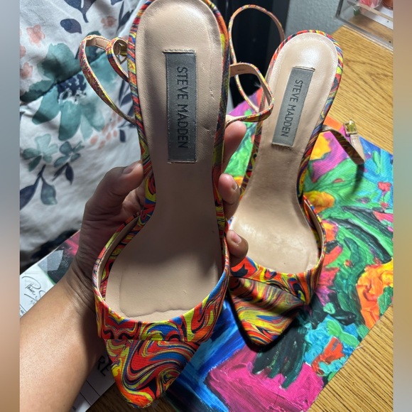 Steven Manden 4” heal size seven - Picture 4 of 8